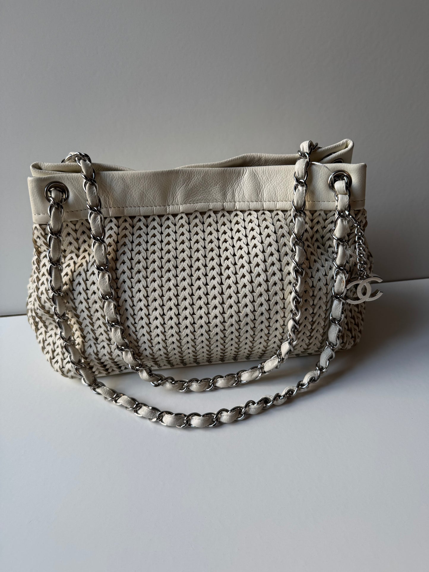 Chanel CC Woven shoulder Bag