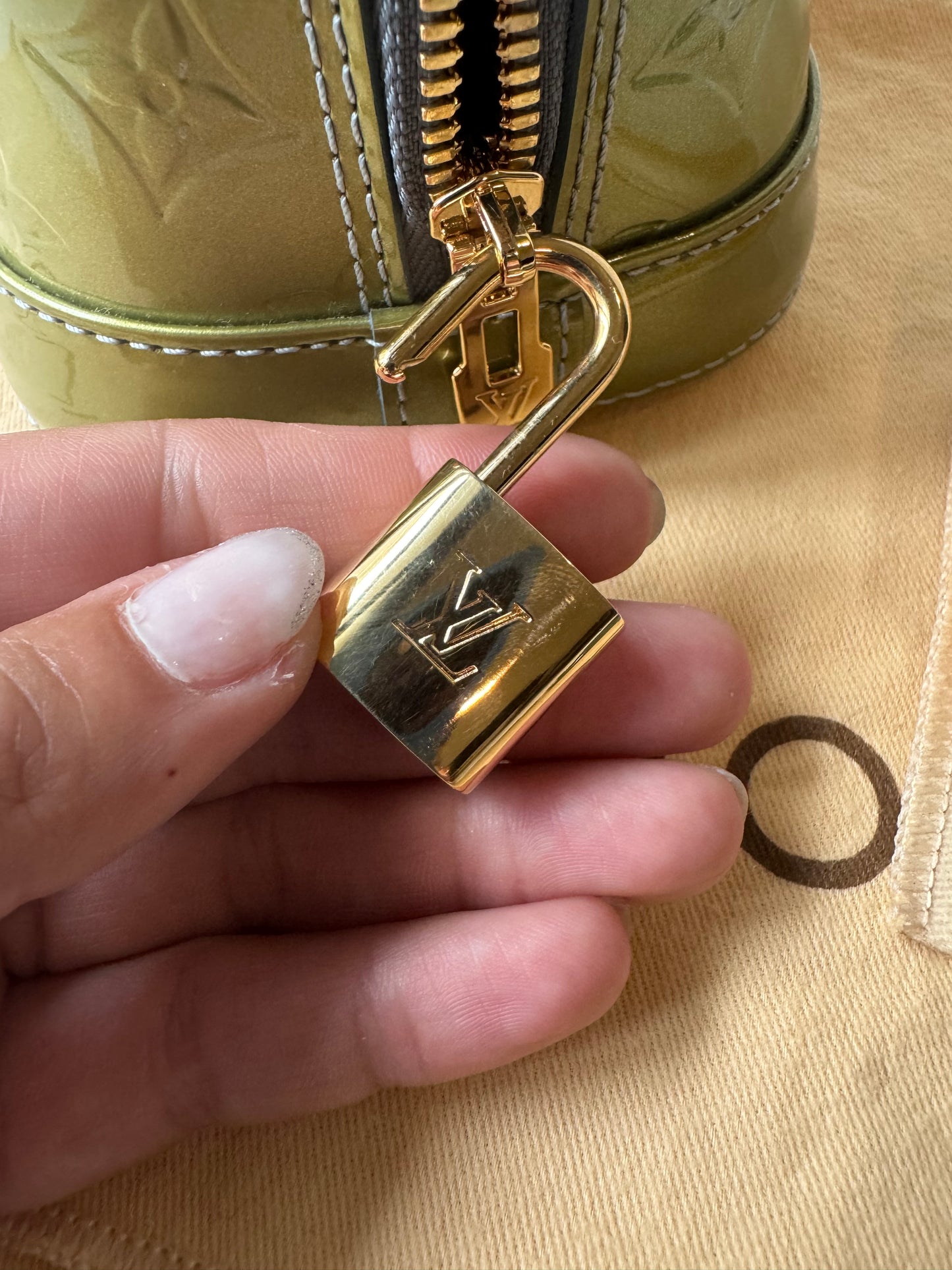 Louis Vuitton Alma