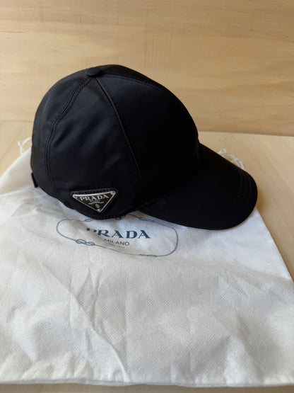 Prada cappello con visiera