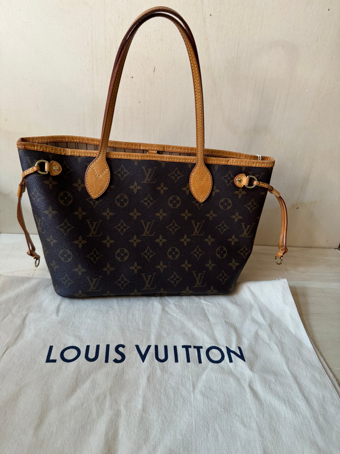 Louis Vuitton Neverfull PM