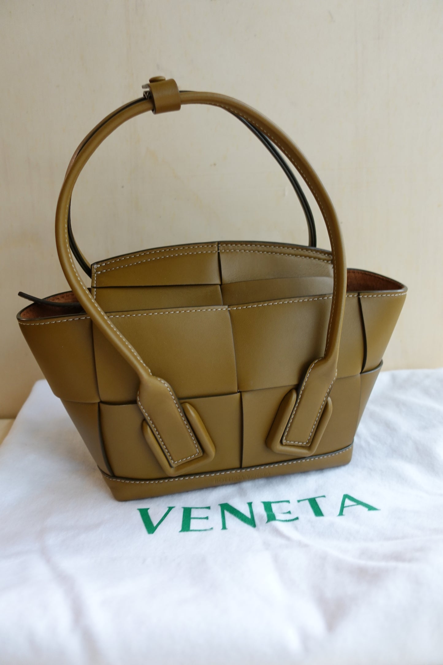 Bottega Veneta Mini Arco