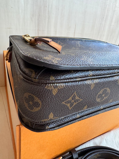 Louis Vuitton Monogram Pochette Metis