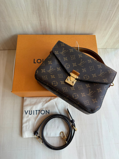 Louis Vuitton Monogram Pochette Metis