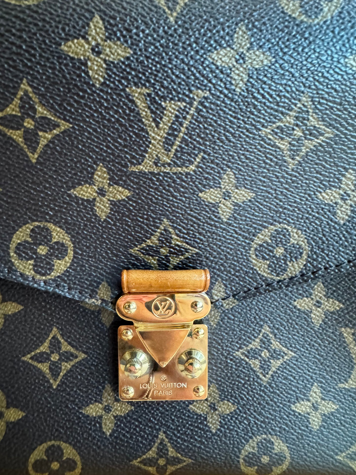 Louis Vuitton Monogram Pochette Metis