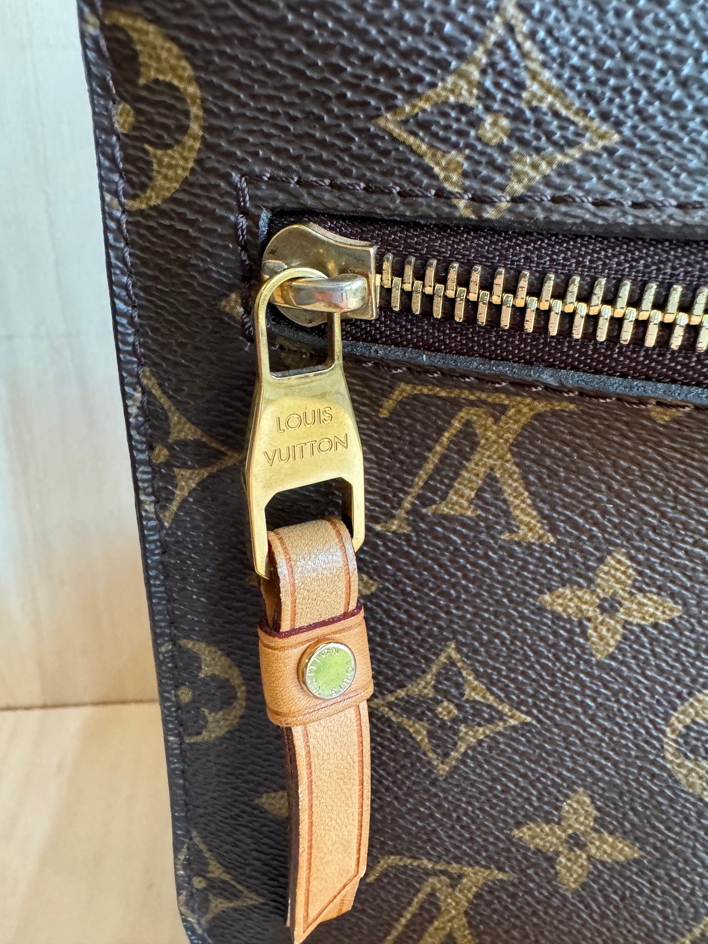 Louis Vuitton Monogram Pochette Metis