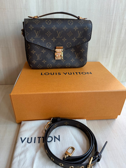 Louis Vuitton Monogram Pochette Metis