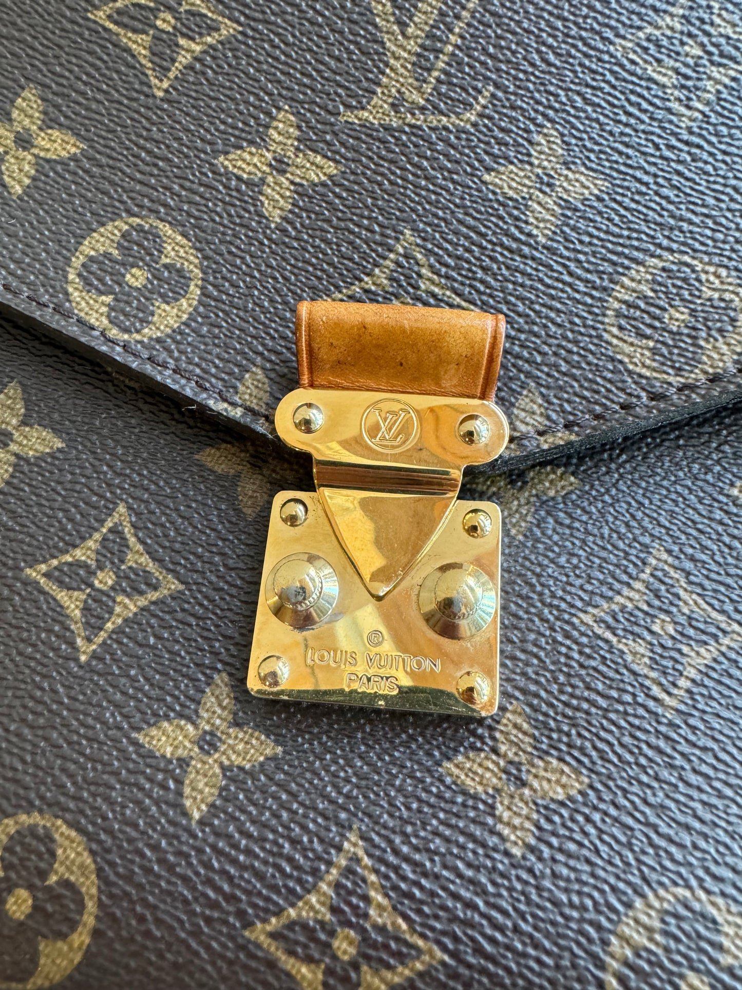 Louis Vuitton Monogram Pochette Metis