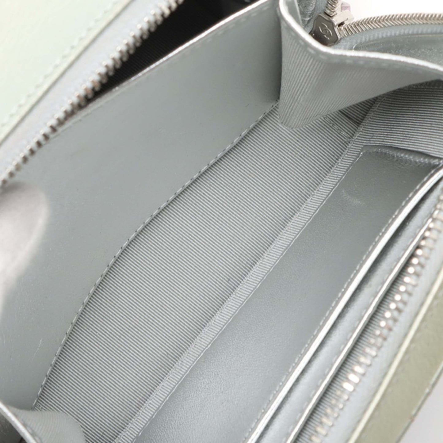 Chanel CC Quilted Gradient Metallic Calfskin preloved Camera Bag