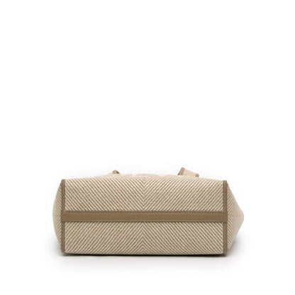 Loewe Font