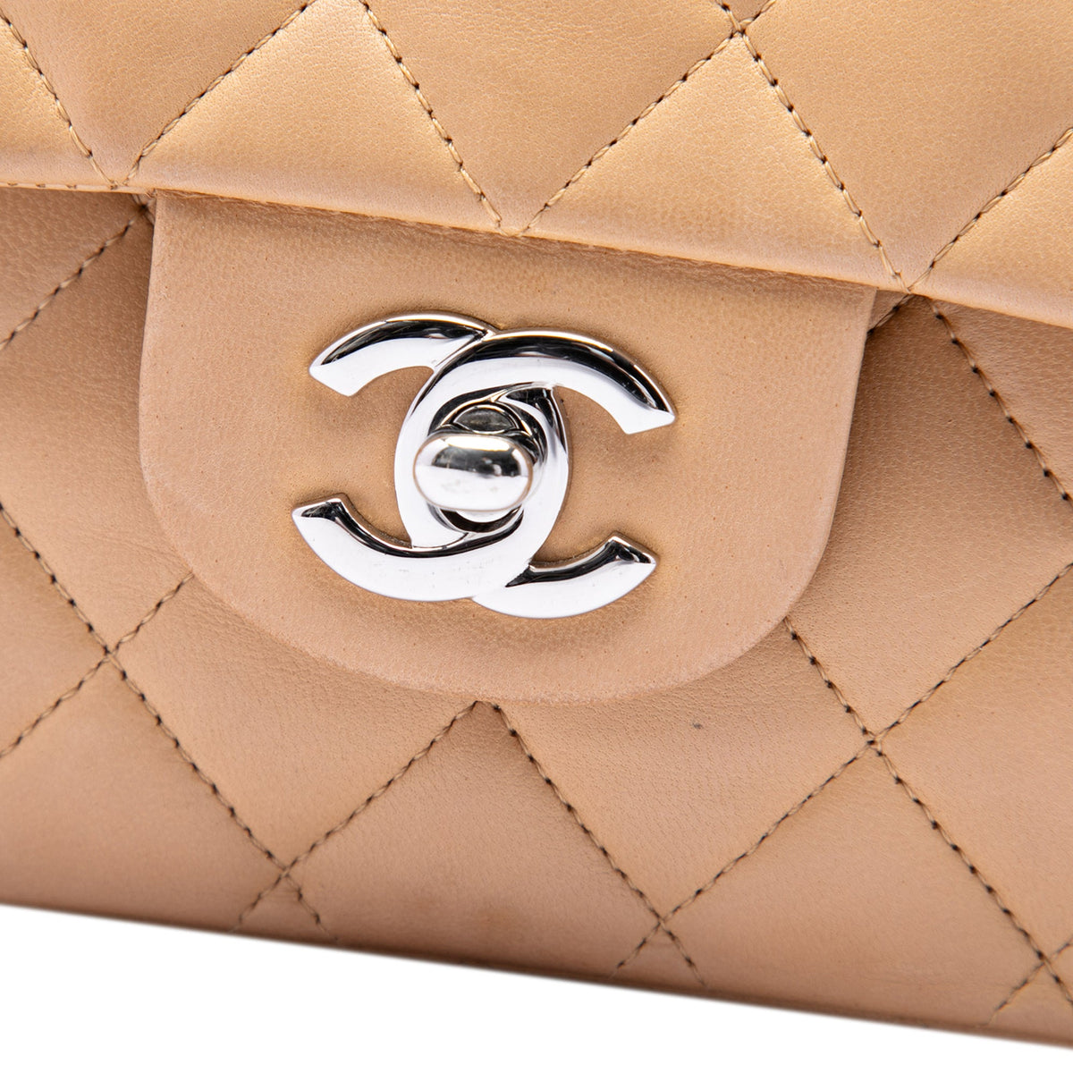 Chanel Timeless Medium Classic