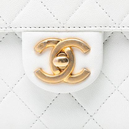 Chanel Chic Pearls Flap